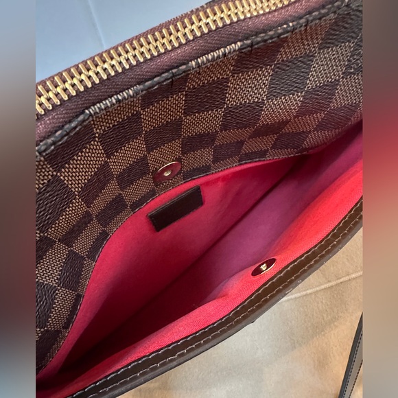 Louis Vuitton Damier Ebene shoulder/crossbody bag.  Authentic.  Used. - Picture 7 of 16